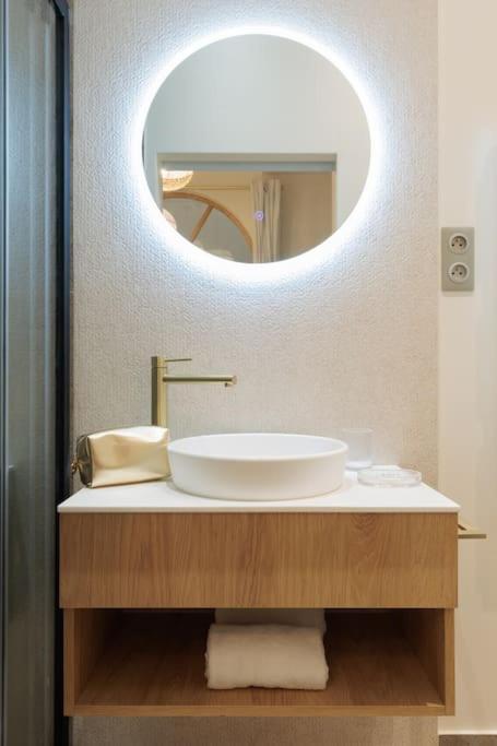 New Luxury And Cozy Apartment - Notre Dame Parijs Buitenkant foto